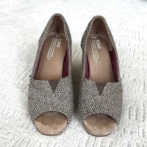 Women’s TOMS Woven Wedges - Size 6
